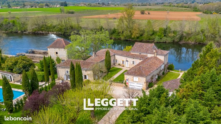 Maison 27 pièces 487 m²
