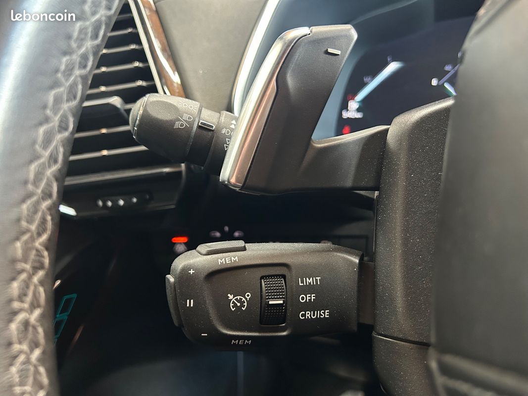 DS DS 7 CROSSBACK E-TENSE 1.6 225 Ch HYBRID Recharge 13.2KWH OPERA BVA - Toit Ouvrant - (image 25)