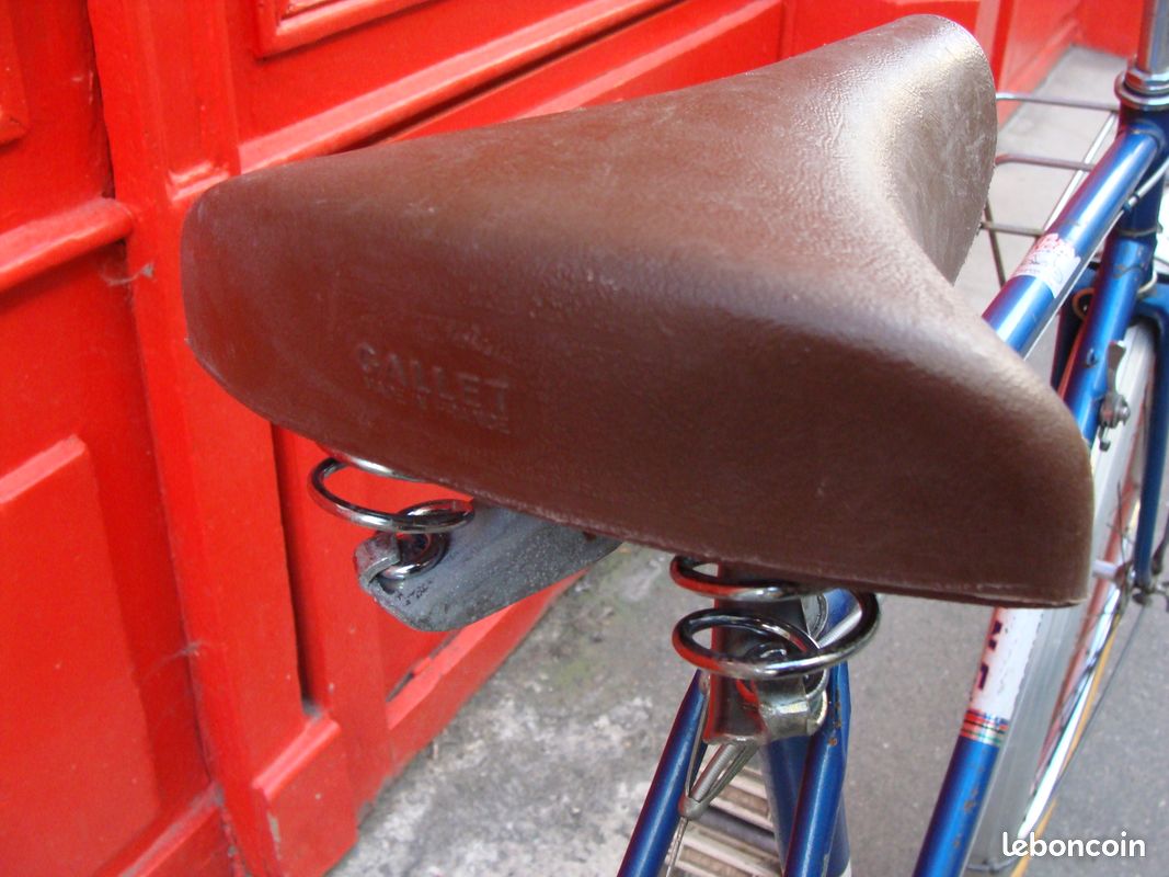 Vélo Porteur de ville Spécial CNC double porte bagages 1965 Bleu 3 vitesses au cadre, Cadre M T56 avec les roues en 650 x 35 B (roues de randonneuse) assez léger 12 kgs. Pneus Michelin World Tour (image 9)