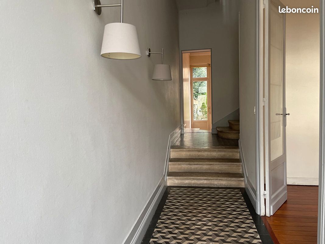 Maison 8 pièces 237 m² - Bordeaux 33000 (image principale 1)