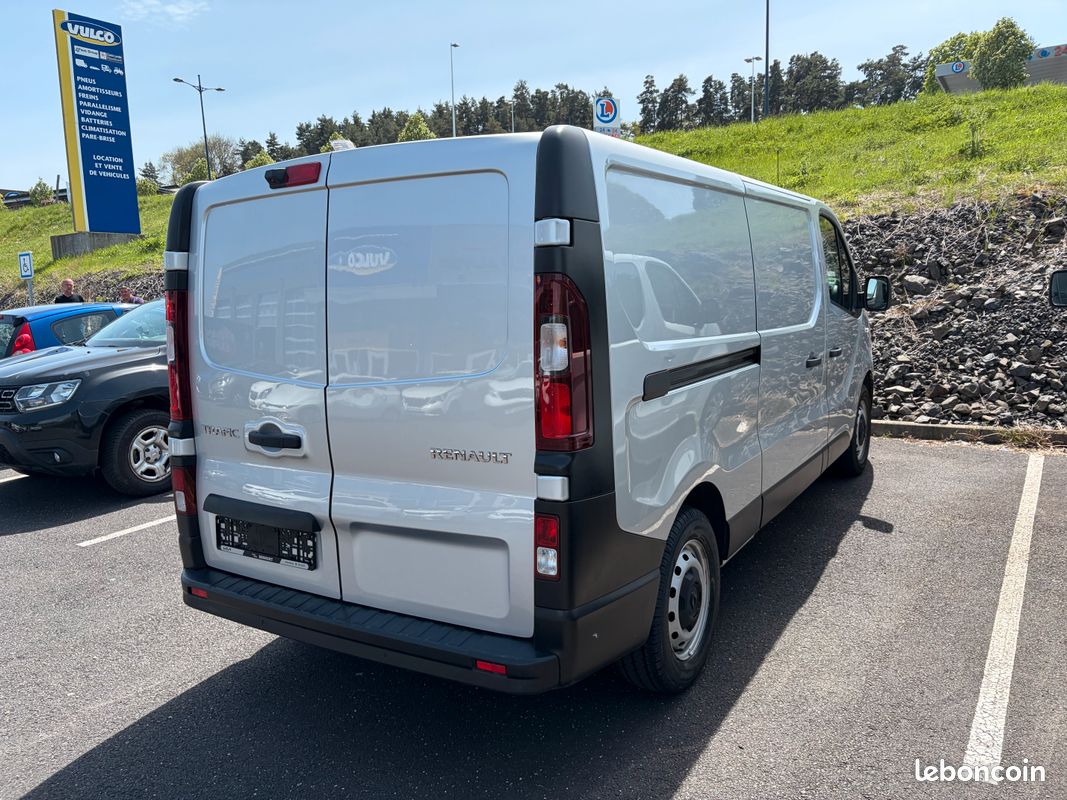 Renault trafic l2h1 gd confort 2,0 dci 170 ch edc (image 5)