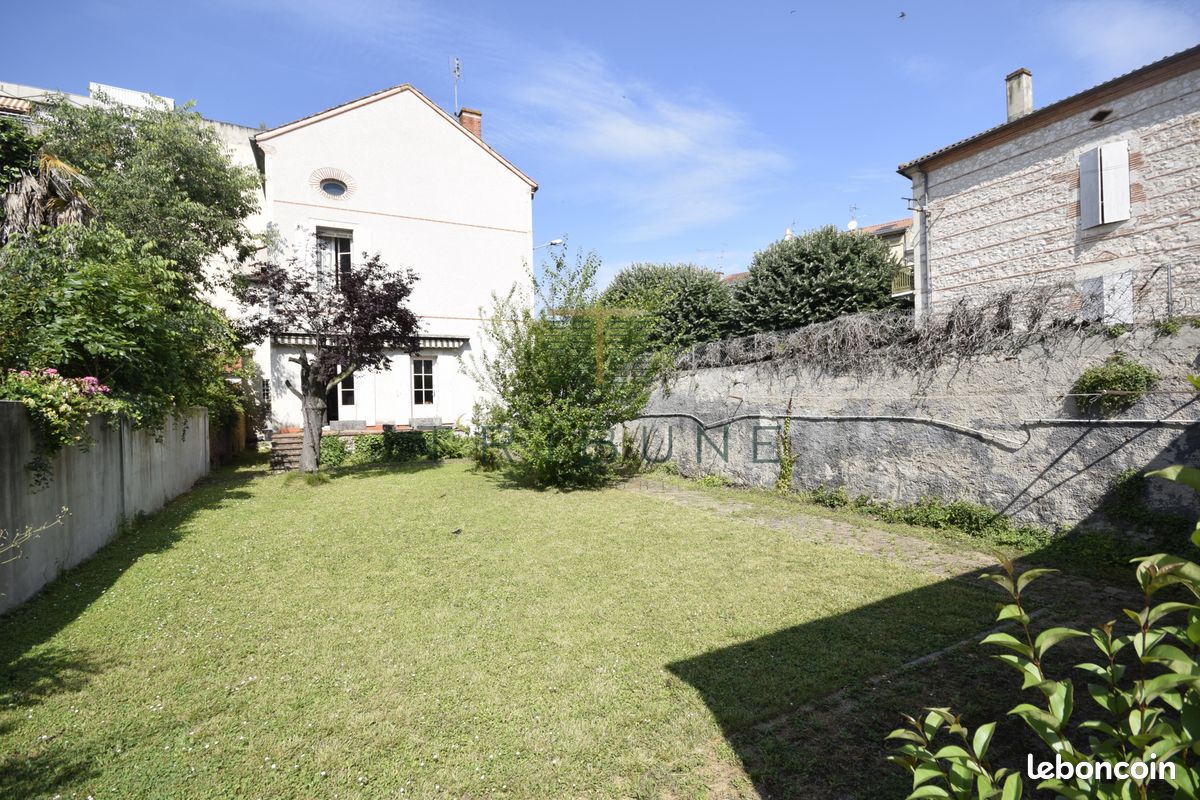 Maison 7 pièces 250 m² - Agen 47000 (image principale 0)
