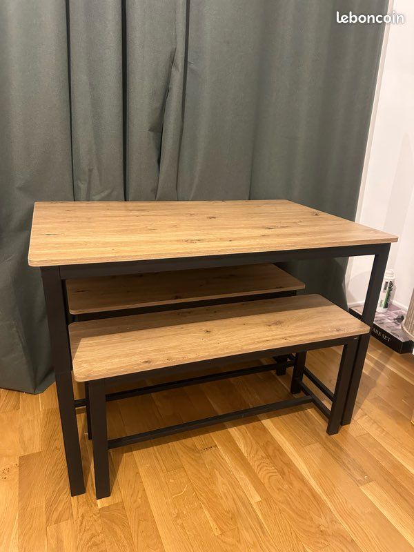 Table à manger avec 2 bancs – Style industriel – Très bon état (image 2)