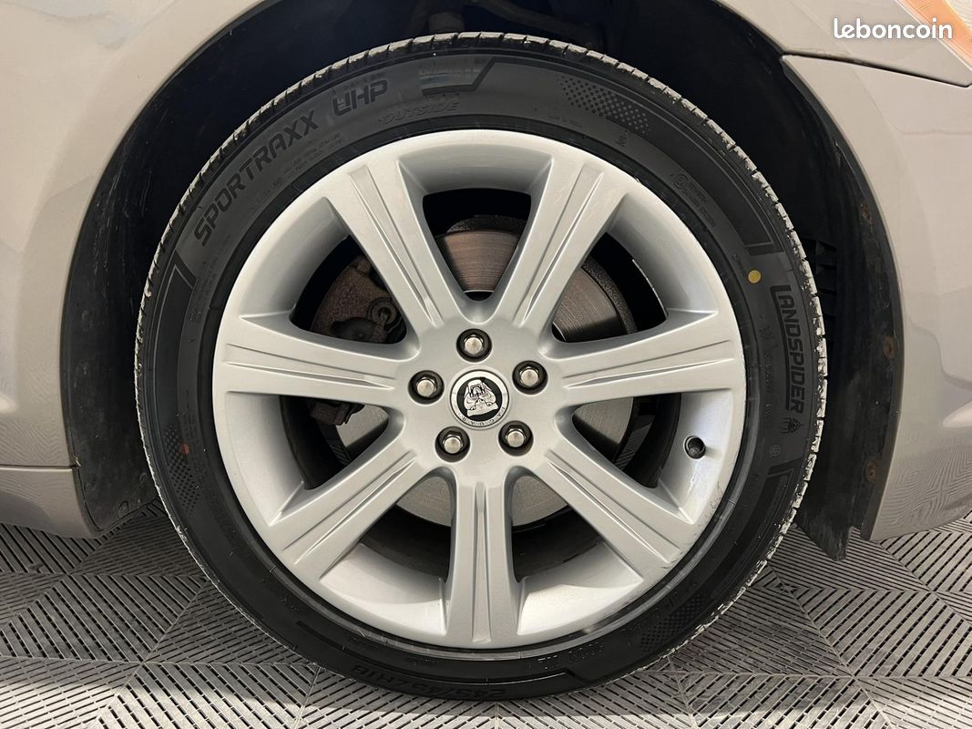 JAGUAR XF 2.7 D V6 Bi-Turbo - BVA Luxe (image 17)