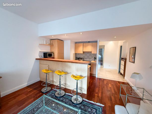 À LOUER – Appartement T3 meublé de 104 m² – Annecy (1 avenue de Genève)