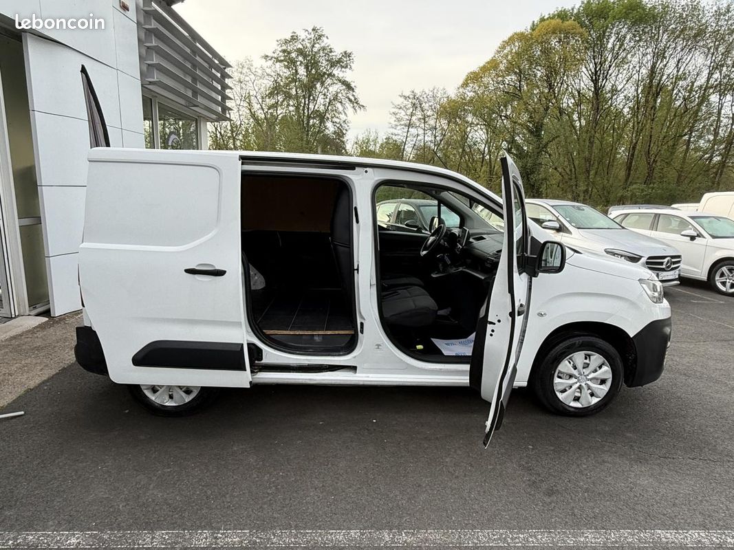 CITROEN BERLINGO 1.5 BlueHDi - 75 Fourgon M Worker 1000 kg TVA RECUPERABLE + ATTELAGE + CAMERA AR (image 31)