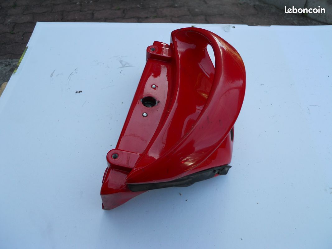 Poignée ,arrière Ducati ST3 (image 1)