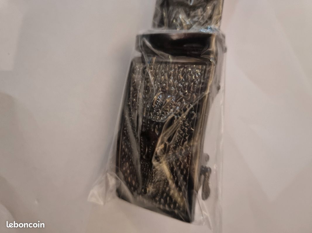 Superbe ceinture en cuir noir avec ceinturon réglable et automatique (image 5)
