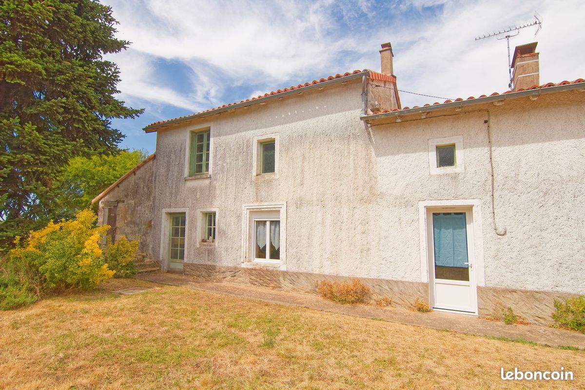Maison 4 pièces 103 m² · à Londigny · 103 m² · 65 000 €