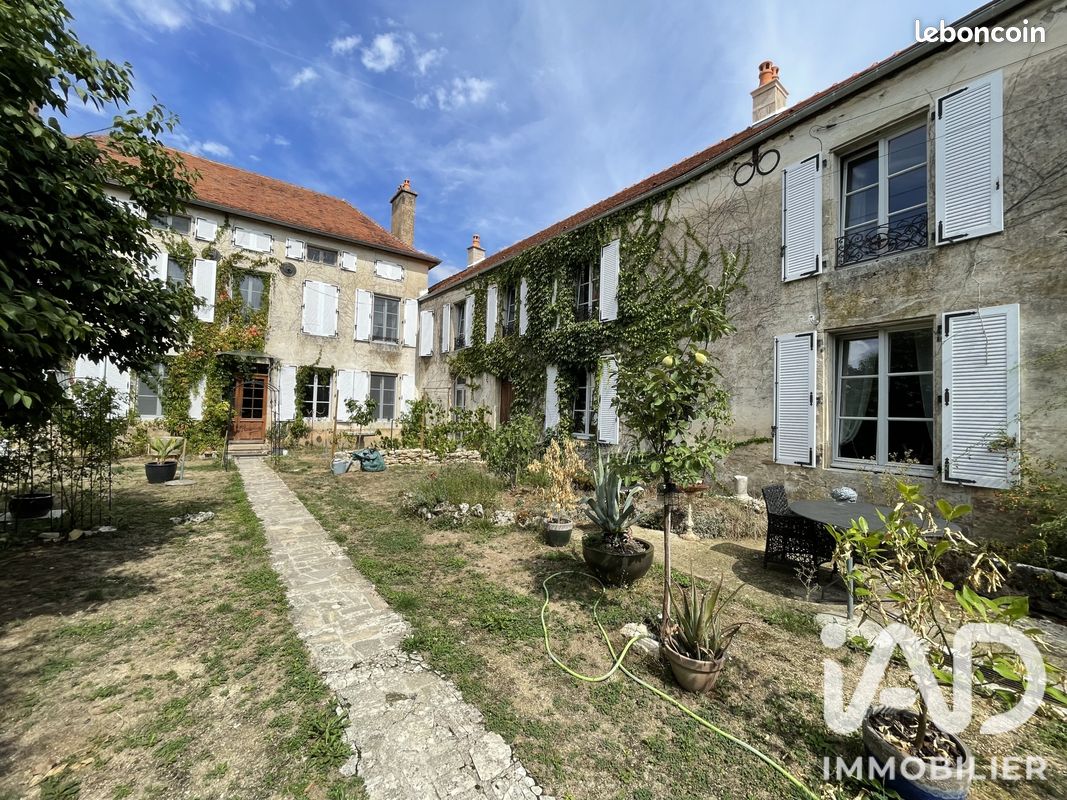 Maison 19 pièces 340 m² · à Chamesson · 340 m² · 460 000 €