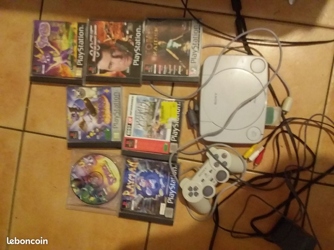 Play1 (image 1)