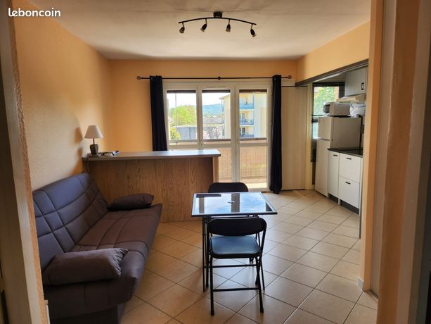 Location appartement meublé de 28 m² à VILLENEUVE SUR LOT/ 420 euros par mois provision pour charges incluse + un 1 garage possible en option