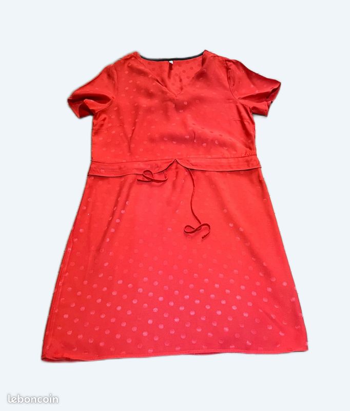 Robe I Code rouge cintrée T36 Vêtements