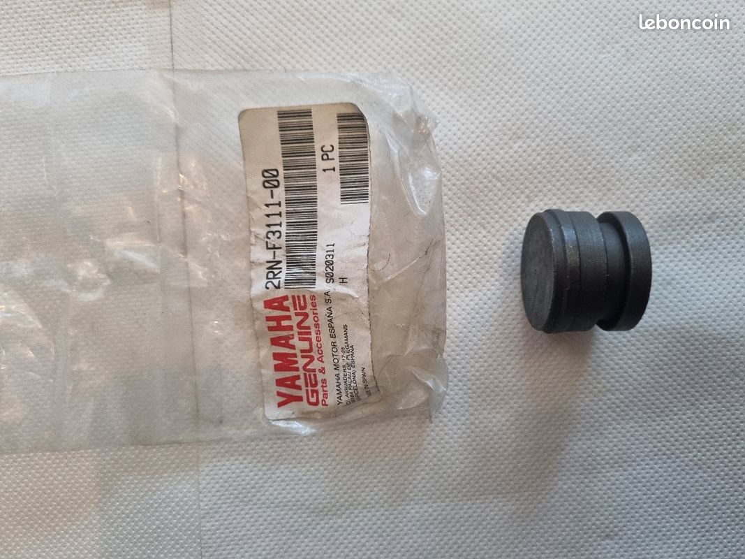 Boulon chapeau fourche yamaha TZR 50 et tzr 125 (image 1)