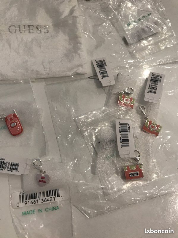 Charm’s Guess neuf + sachets cadeau individuels tissus (image 1)