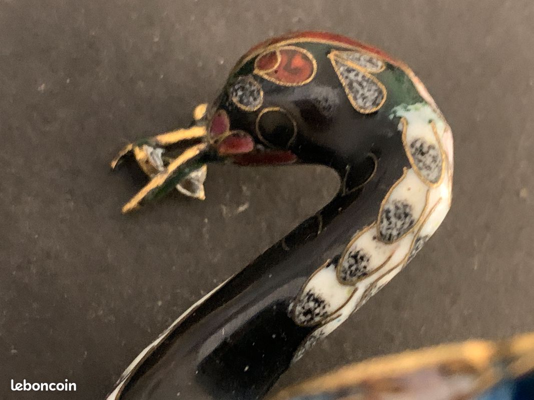 Baguier ou coupelle à bijoux boucles oreilles, émaux et laiton, décor cygne (image 8)