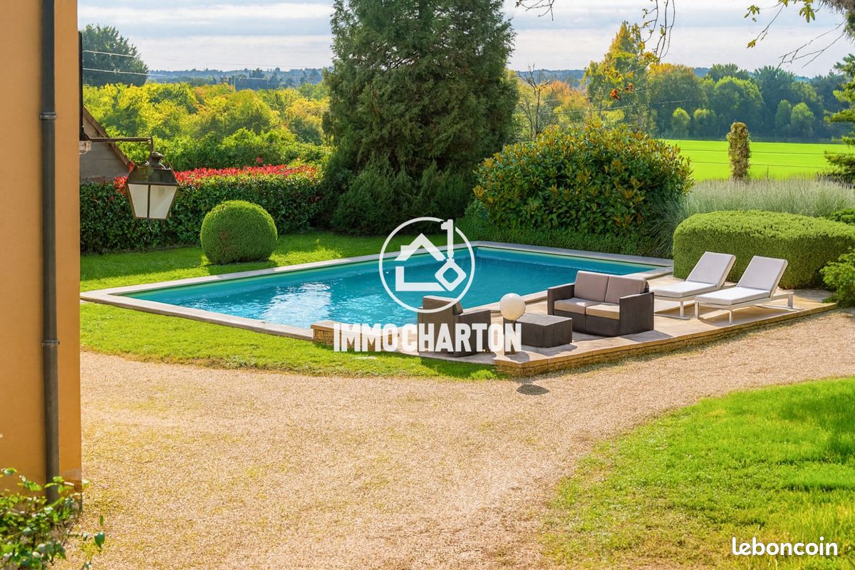 Maison 8 pièces 220 m² · à Saint-Pavace · 220 m² · 439 000 €