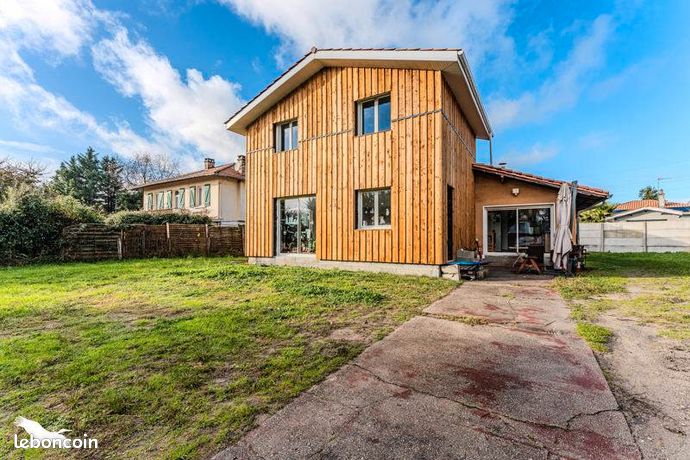 Pavillon 5 pièces 134 m²