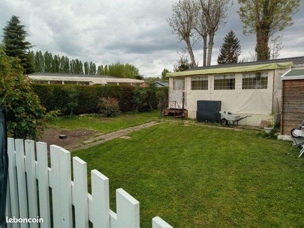 Local commercial 3 pièces 36 m² · à Oulins · 36 m² · 12 000 €