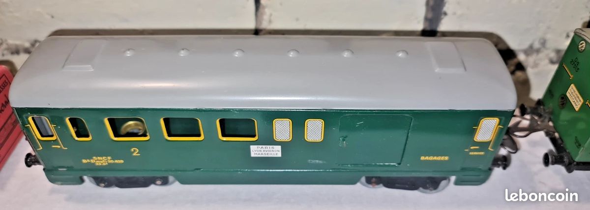 Lot Hornby échelle O : 11 Wagons + Butoir + 3 Paquets De Broches D'assemblage - Occasion