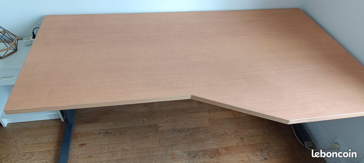 Bureau (image 2)