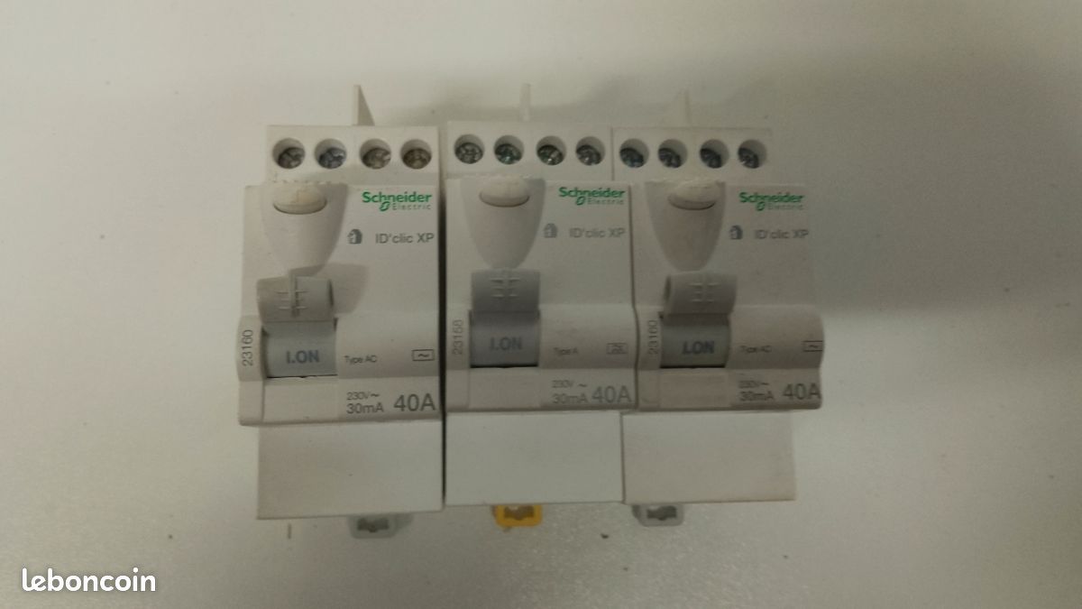 Interrupteur Différentiel Schneider 40A 300mA Type AC – Réf A9R14440 Tetra Neuf