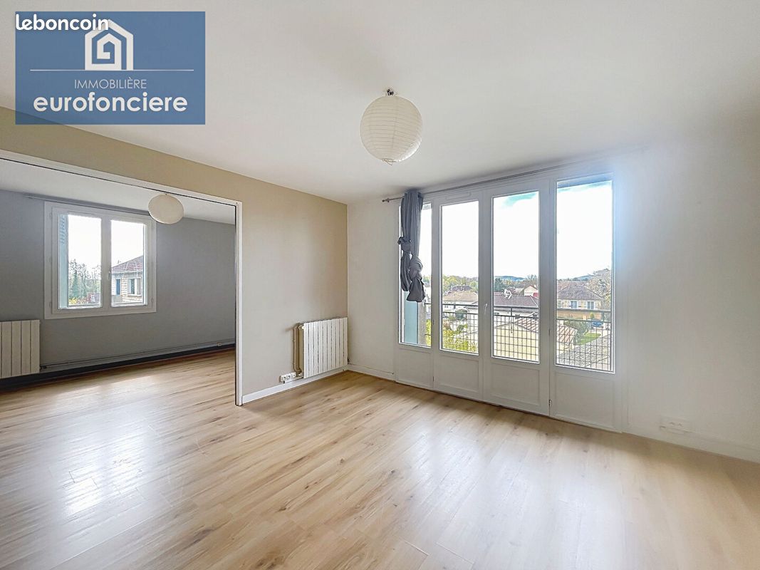 Appartement 3 pièces 55 m² · à Sainte-Savine · 55 m² · 72 000 €