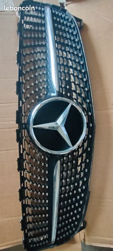 Calandre Mercedes Classe A 220 CDI 2015 (image 1)