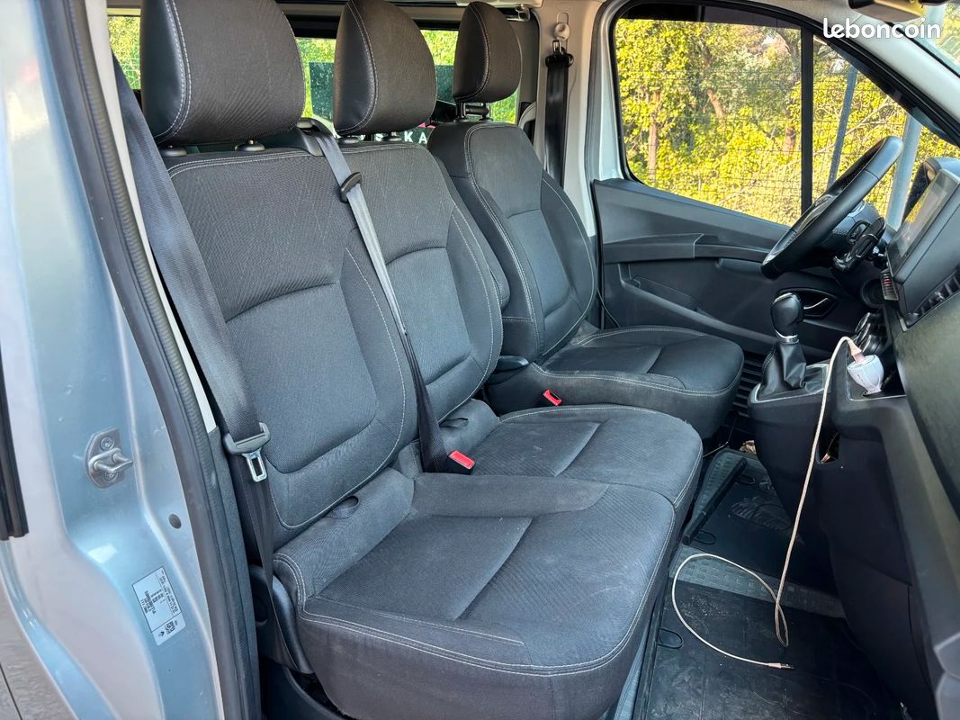 RENAULT TRAFIC Combi Phase 3 L2 2.0 DCi 150 Intens / 9 Places / 2 Portes Latterales Coulissantes (image 18)