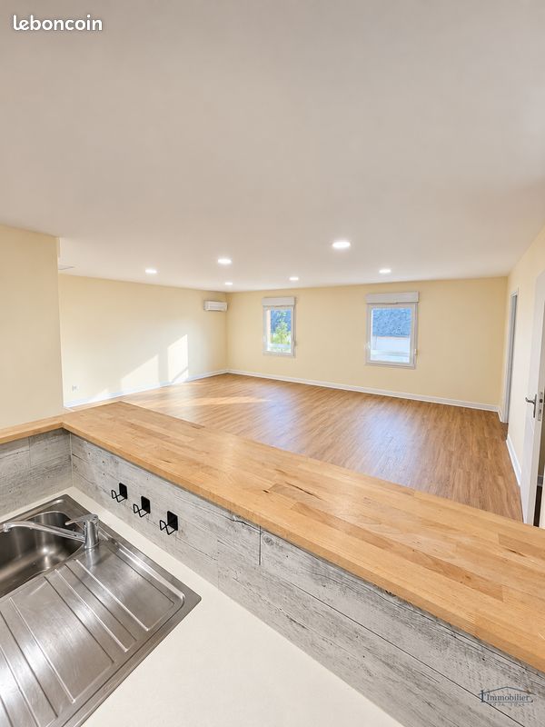 Appartement 5 pièces 122 m² · à Ruaudin · 122 m² · 1 300 €/mois