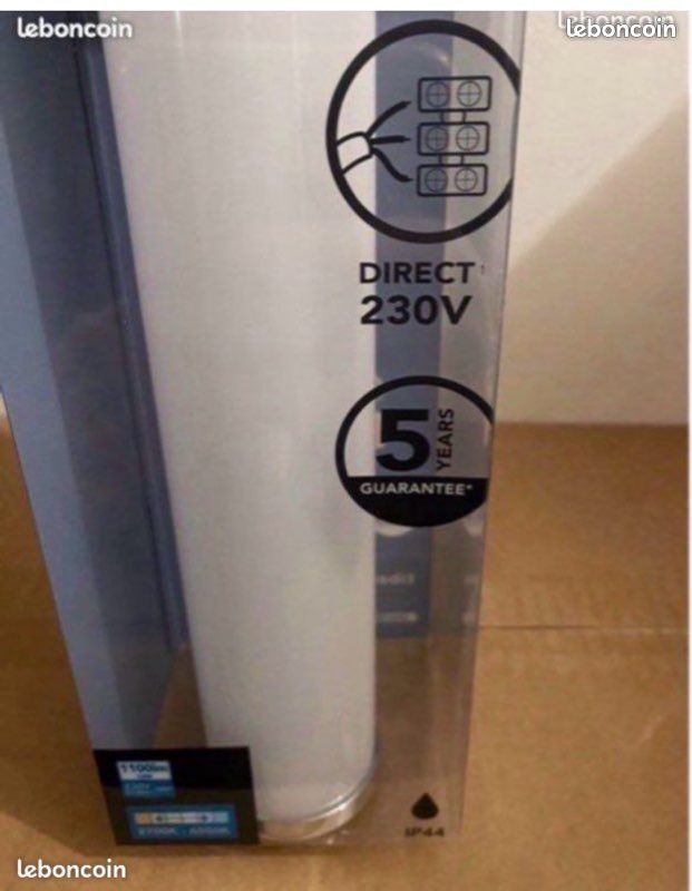 Appplique neuve SDB 12w 1100lm (image 4)