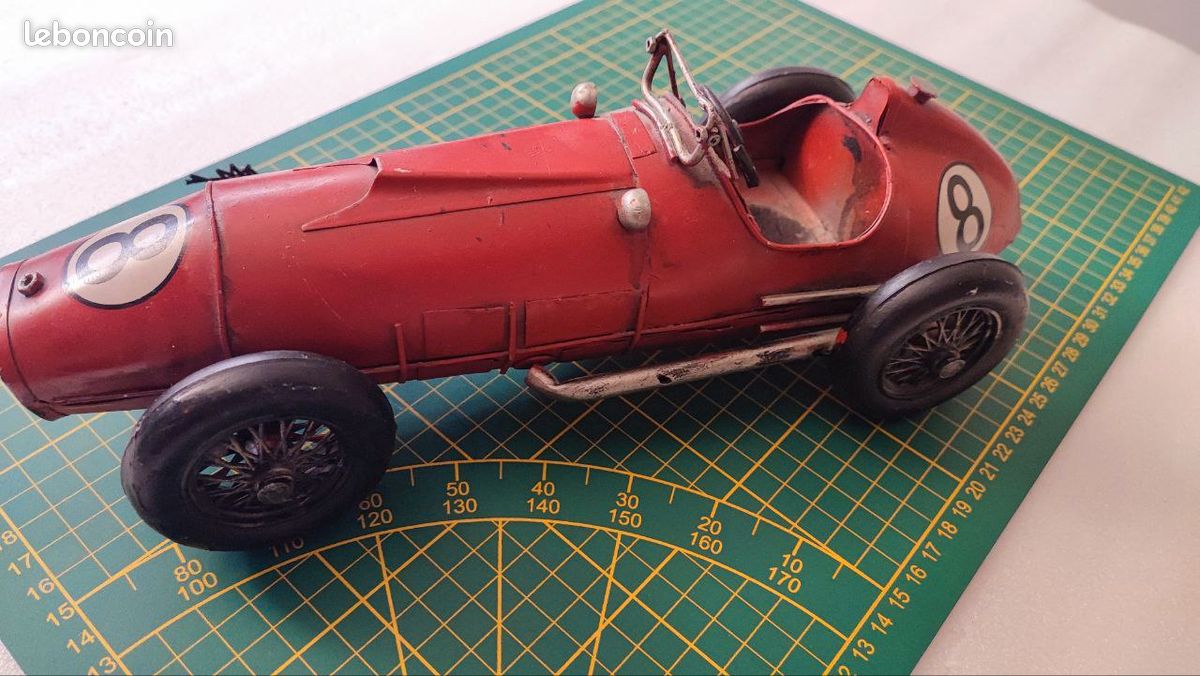 Voiture De Course En Tole À VENDRE! - FR