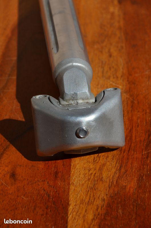 Tige de selle Alu-Kerze , ø = 26,2 L = 300mm, argent Tige de selle Alu-Kerze , ø = 26,2 L = 300mm, argent
