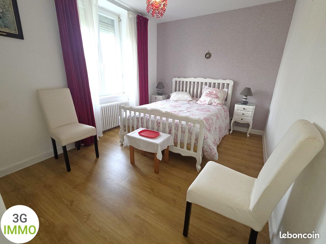 Maison spacieuse avec jardin et dépendances | Maël-Carhaix centre (image 9)