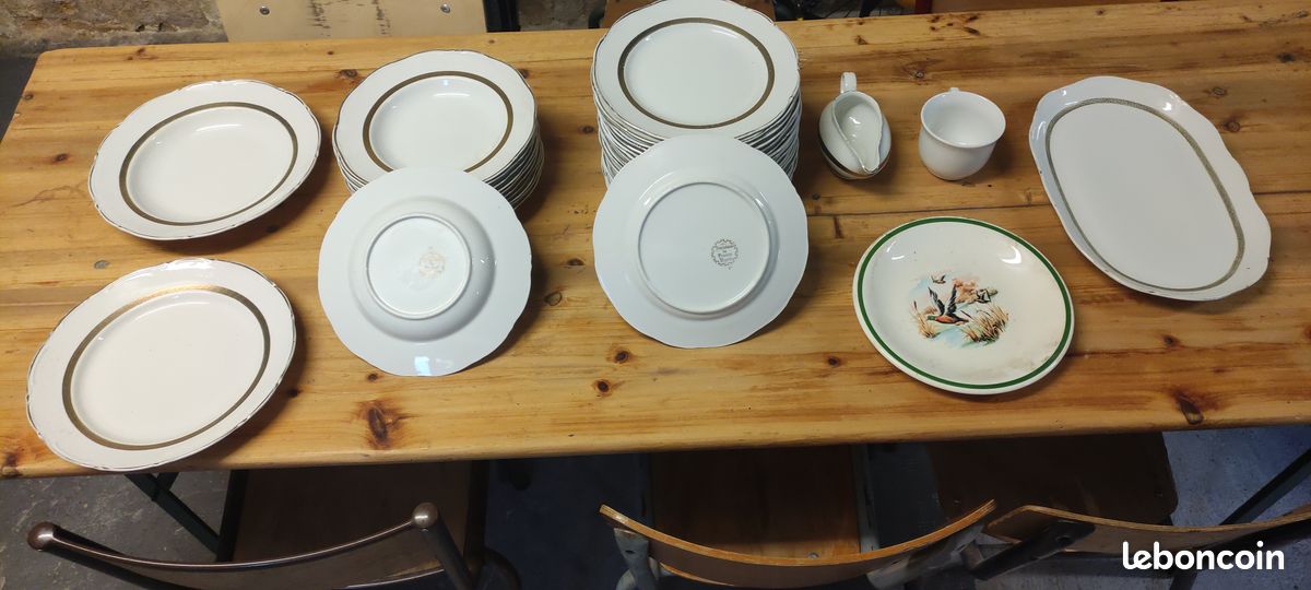 Service assiettes porcelaine de Digoin (image 1)