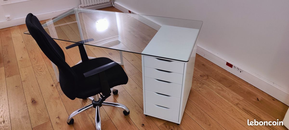 Plateau en verre de bureau (image 1)