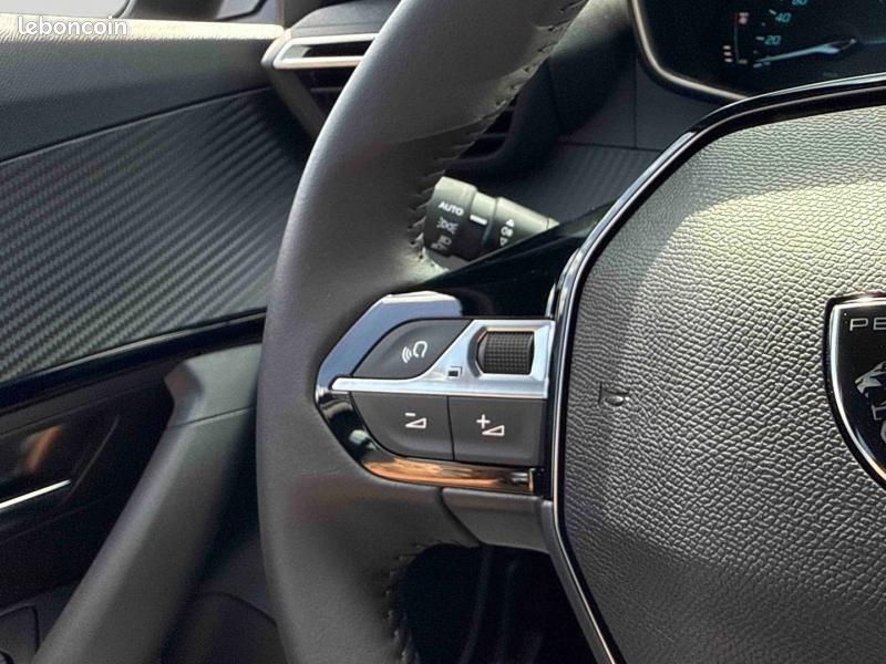 Peugeot 2008 e-2008 156ch 54 kWh Style (image 21)