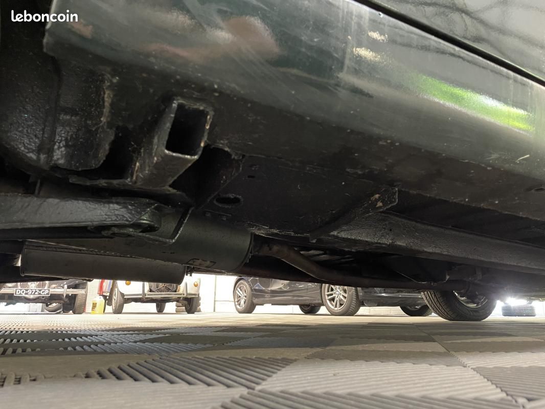 Jaguar 420 4.2 VERT ANGLAIS -BOITE MANUELLE- (image 31)