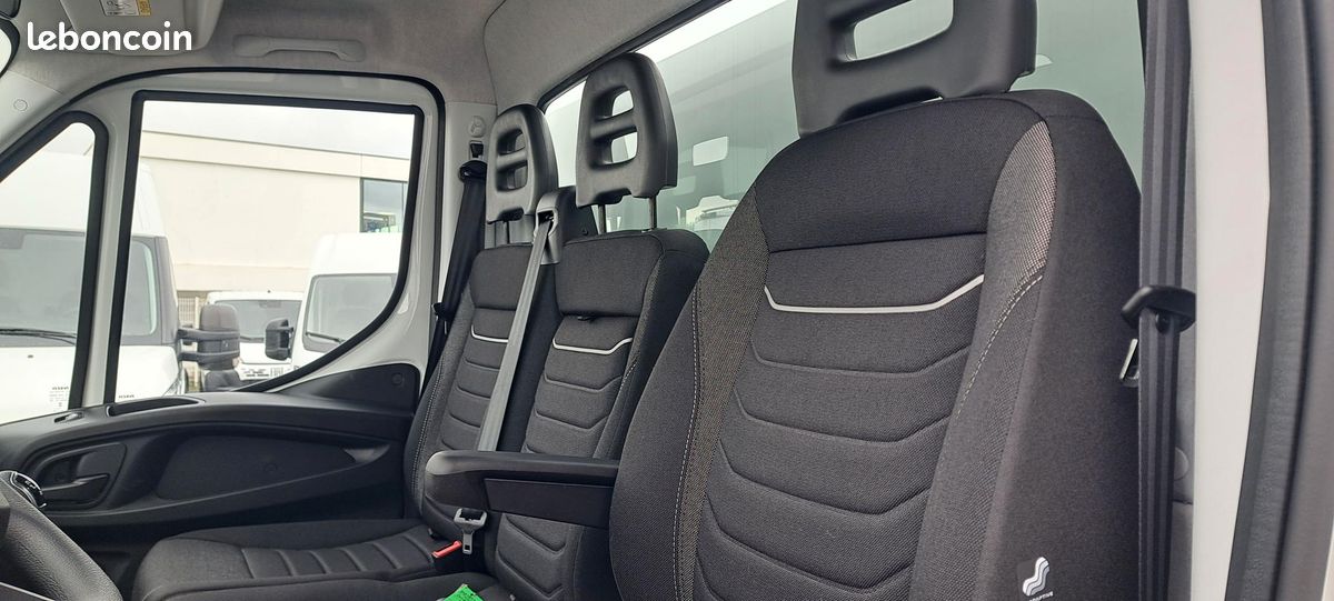 IVECO DAILY 35C16 SIMPLE CABINE BENNE & COFFRE 03 PLACES. NEUF et prêt à partir ( cylindrée moteur 3 litres ). 820HT/mois (image 7)