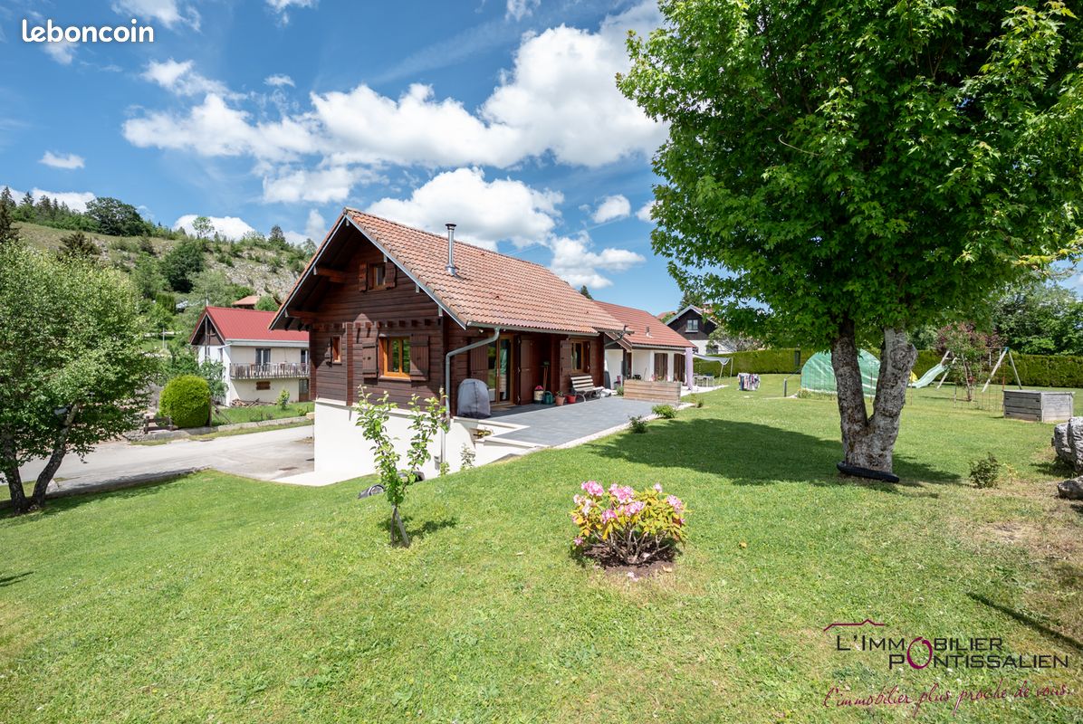 Maison 5 pièces 95 m² · à Mouthe · 95 m² · 380 000 €