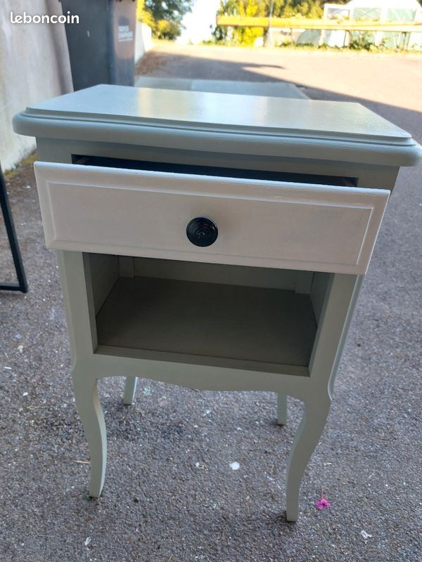 Table de chevet (image 1)