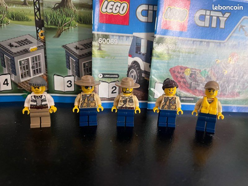 LEGO City 60069 (image 9)