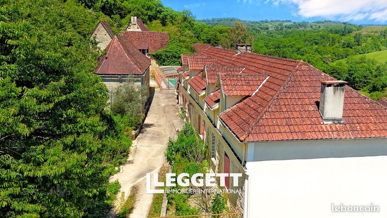 Maison 18 pièces 262 m²