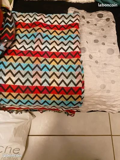 Foulard, écharpes (image 1)