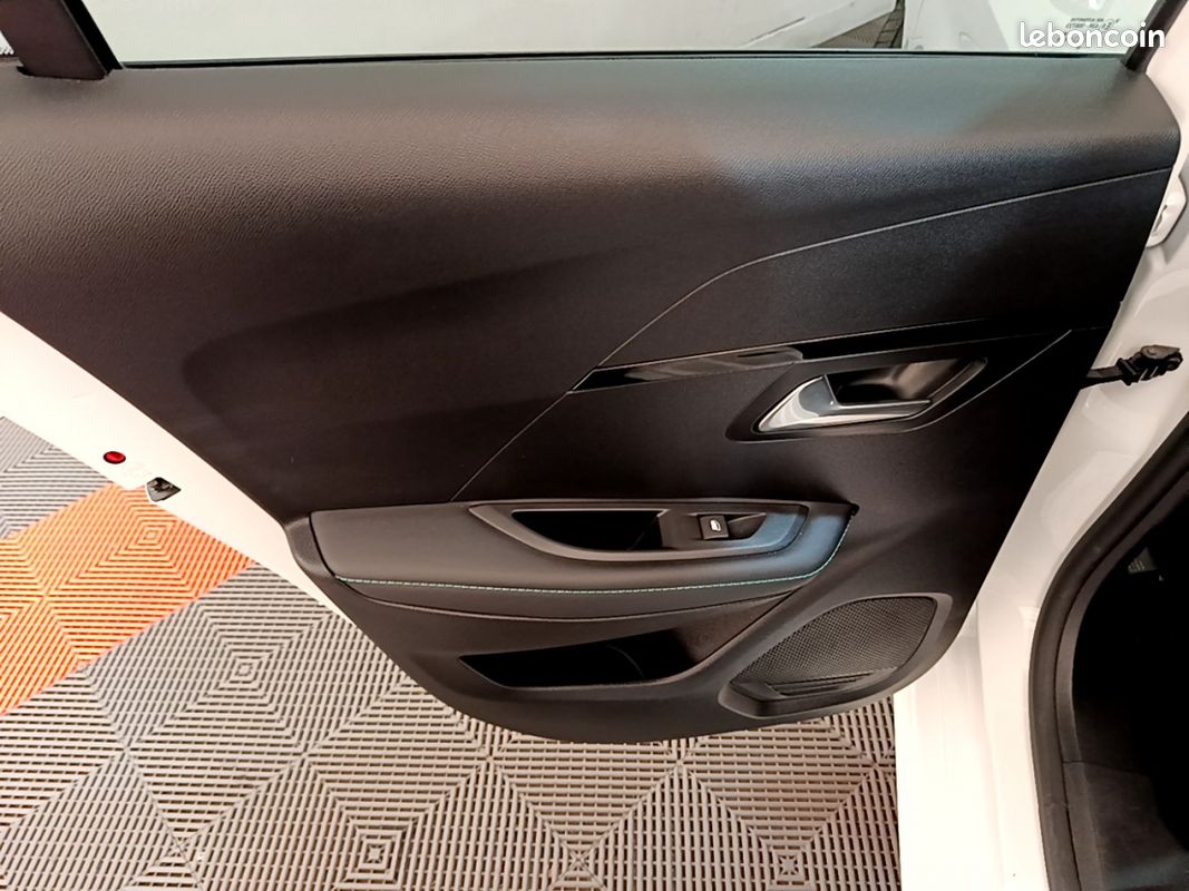 Peugeot 208 (2) PureTech 100 Allure Business (image 45)