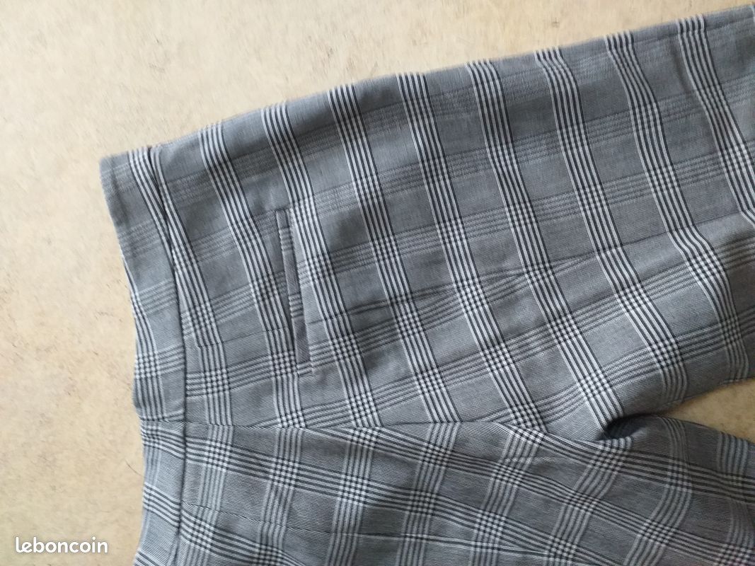 Pantalon 7/8 T44 neuf (image 3)