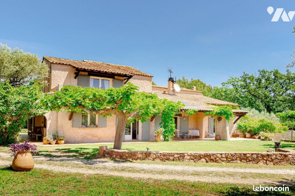 Maison 10 pièces 270 m² · à Puget-Ville · 270 m² · 948 000 €