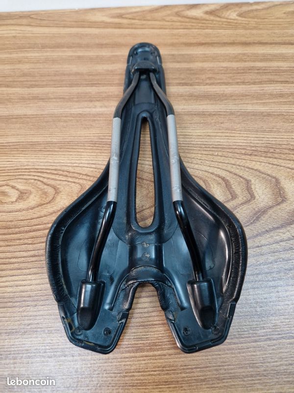 Tige de selle specialized carbon 27.2 et selle 130 Toupes (199gr) - Équipements vélos