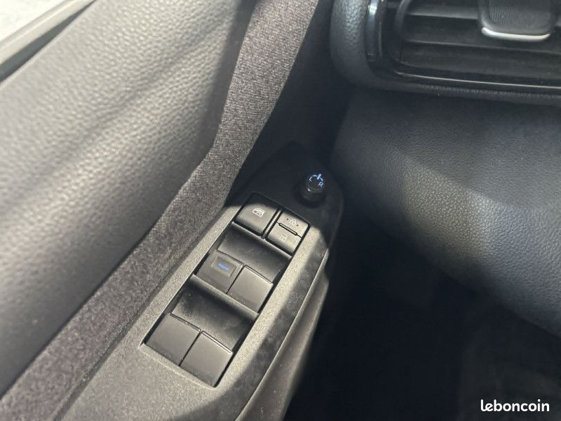 Toyota YARIS 70 VVT-I DESIGN 5P MY21 (image 11)