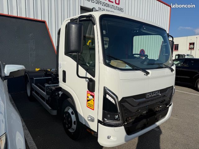 ISUZU M30 5,2l 190cv BOITE AUTO POLYBENNE 4.5T *64000 HT (image 2)